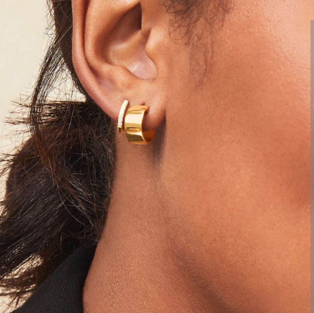 Mejuri Boyfriend Daily Mini Hoops